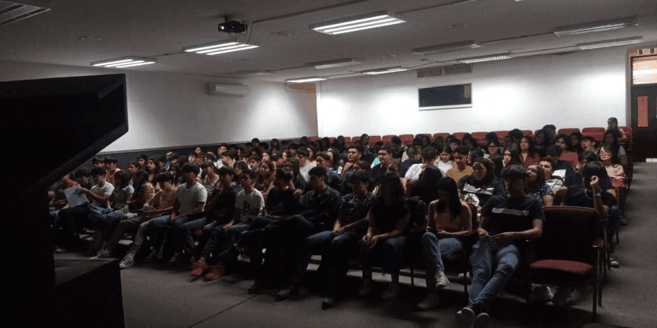 Forjando lazos: Bienvenidos a UANE Torreón, donde la inducción se convierte en un camino de integración y pertenencia para nuestros nuevos alumnos.